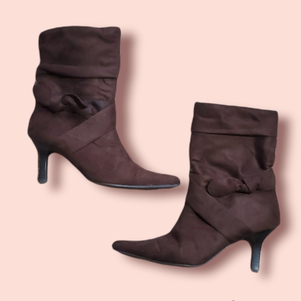 Brown suede boots Covergirl 6.5